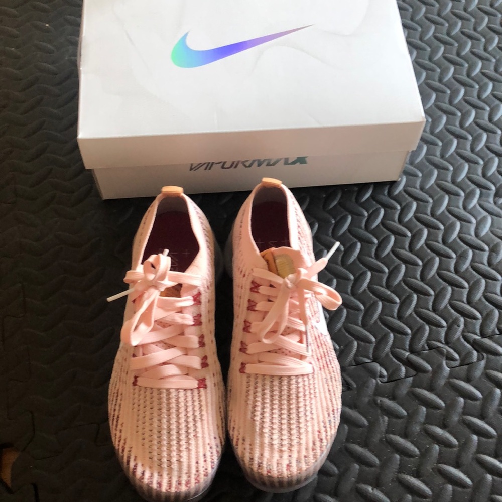 Nike VaporMax Women’s Running Shoes: Soft Pink